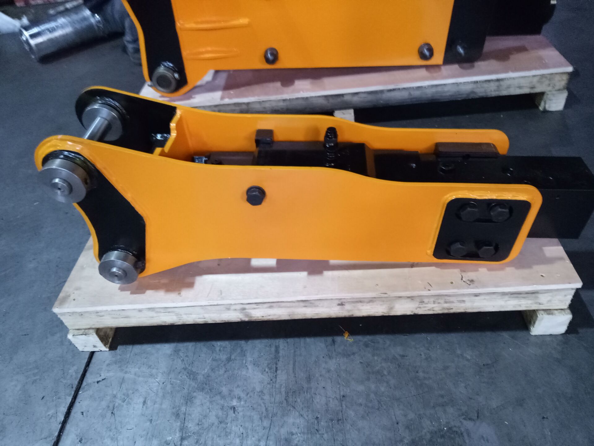 RHB53 hydraulic hammer.jpg Hydraulikhammer RHB53.jpg