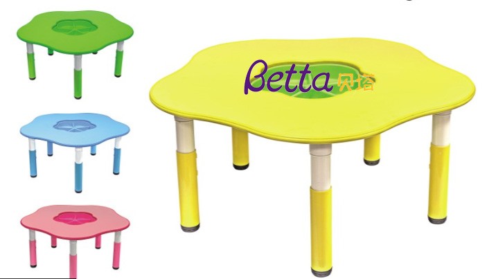 Строительные блоки Bettaplay, игрушки, стол.jpg