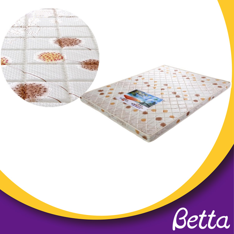 Bettaplay Comfortable mattress for kids bed.jpg Bettaplay مرتبة مريحة لسرير الأطفال.jpg