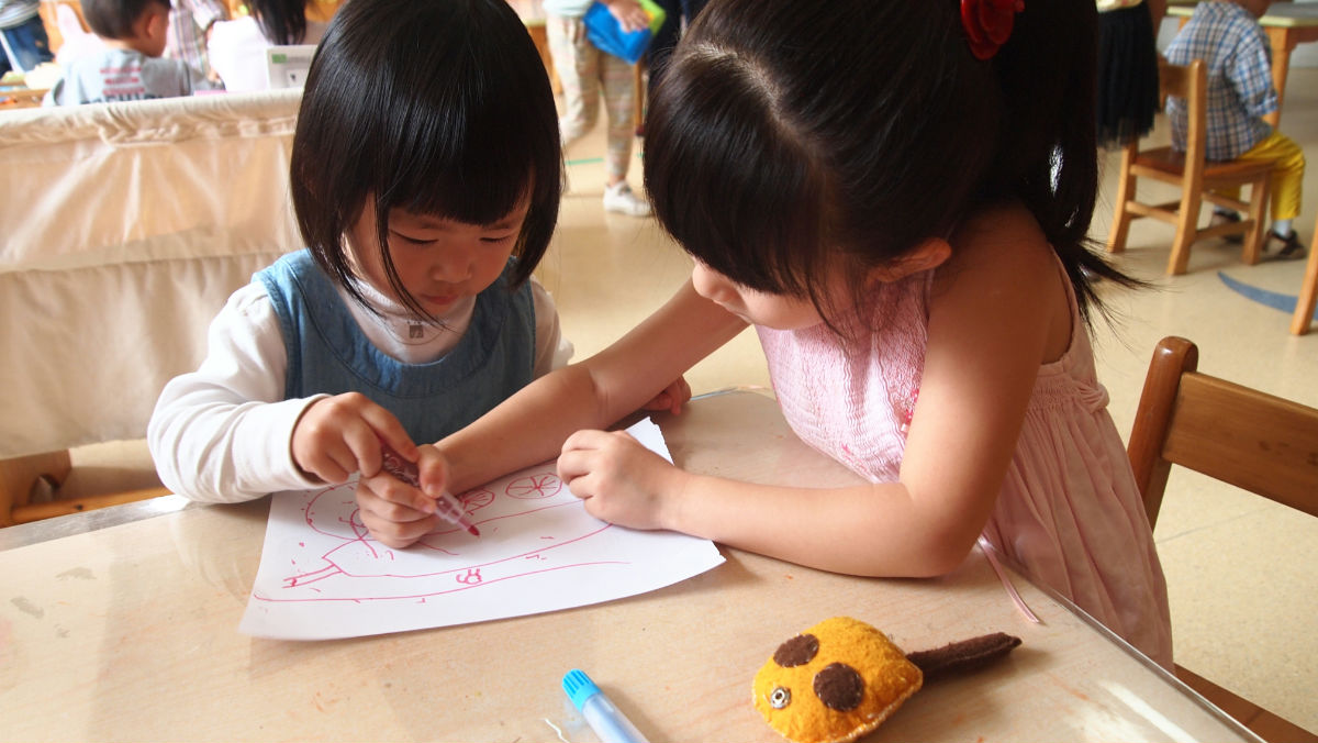 kids needs play.JPG يحتاج الأطفال إلى اللعب.JPG