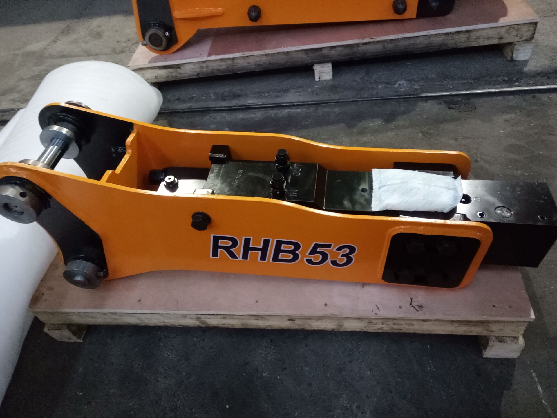 RHB53 breaker.jpg RHB53 Leistungsschalter.jpg