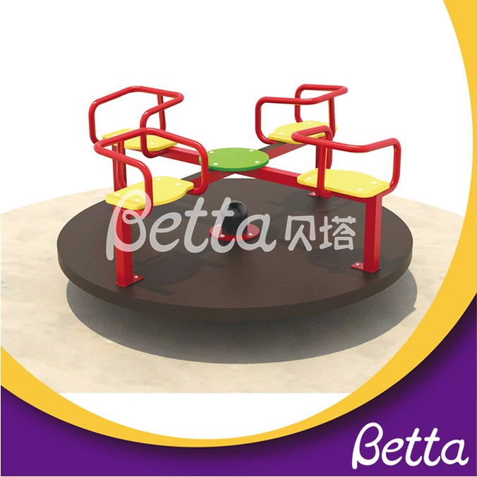 Bettaplay Ejercicio en el patio trasero hecho a medida tiovivo.jpg