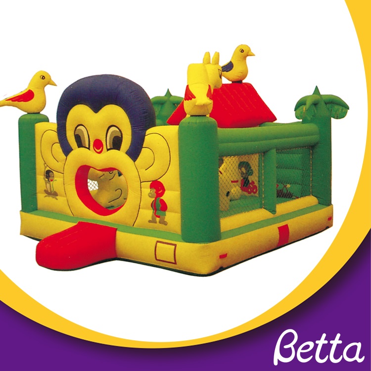 Bettaplay inflatable princess castle bounce.jpg Надувной замок принцессы Bettaplay.jpg