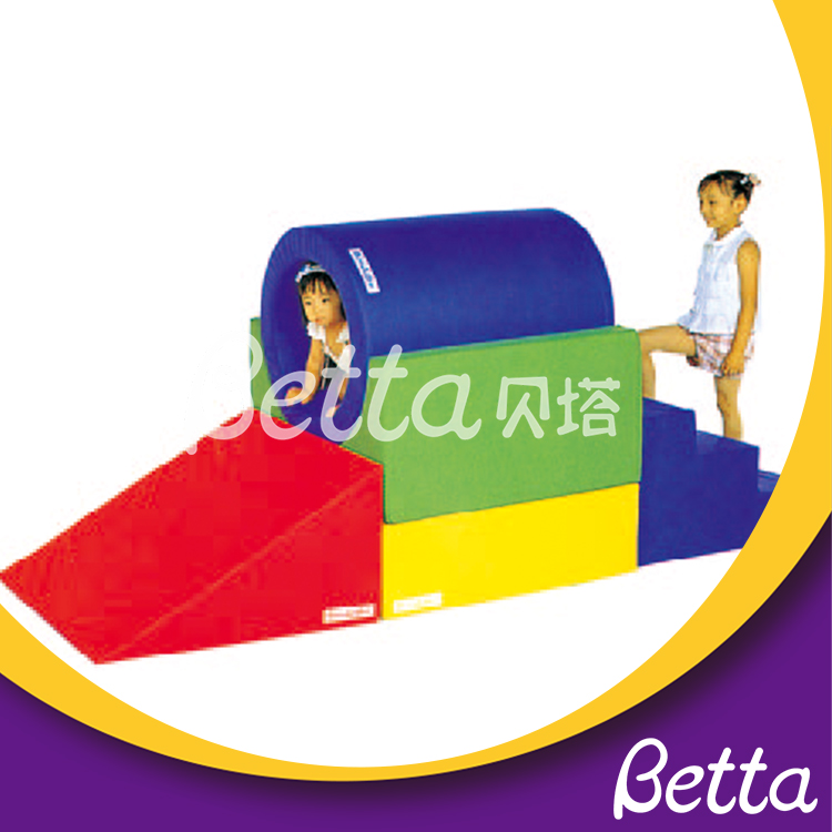 Bettaplay عناصر اللعب الناعمة ذات الألوان المختلفة.jpg