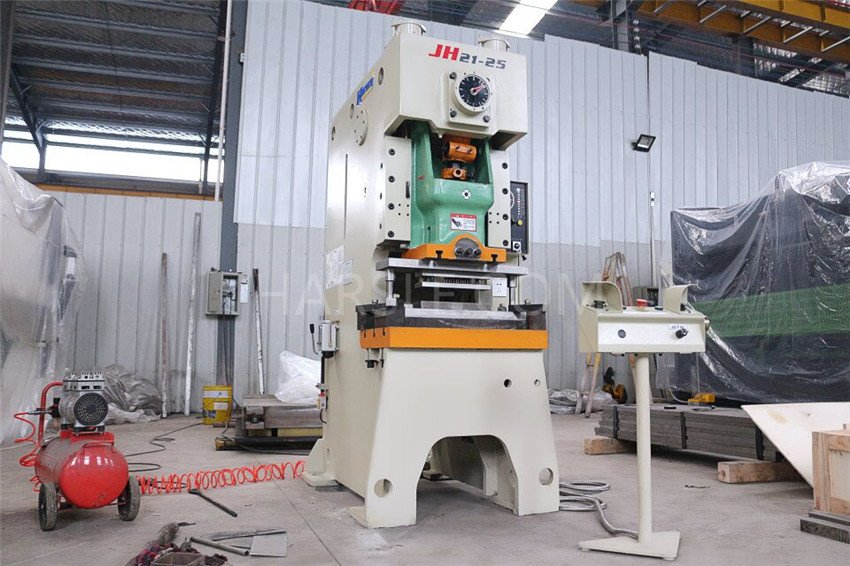 Kenya Plastic sleeves punching machine (3) 肯尼亚塑料套管冲孔机(3)
