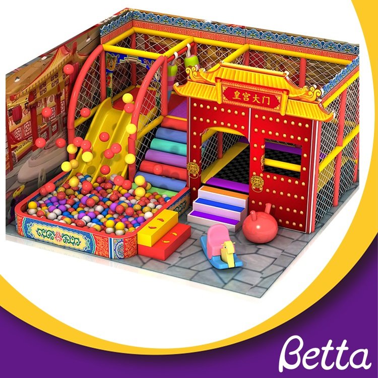 &Aacute;reas de juegos tem&aacute;ticas para equipos de juegos infantiles en el interior.jpg