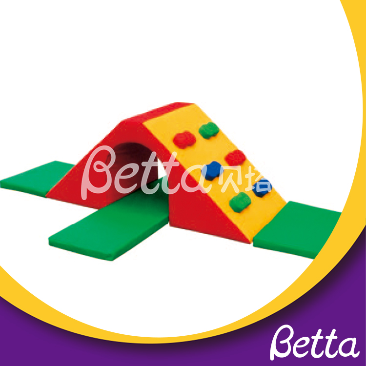 تصميم Bettaplay للسلامة في الأماكن المغلقة soft play.jpg