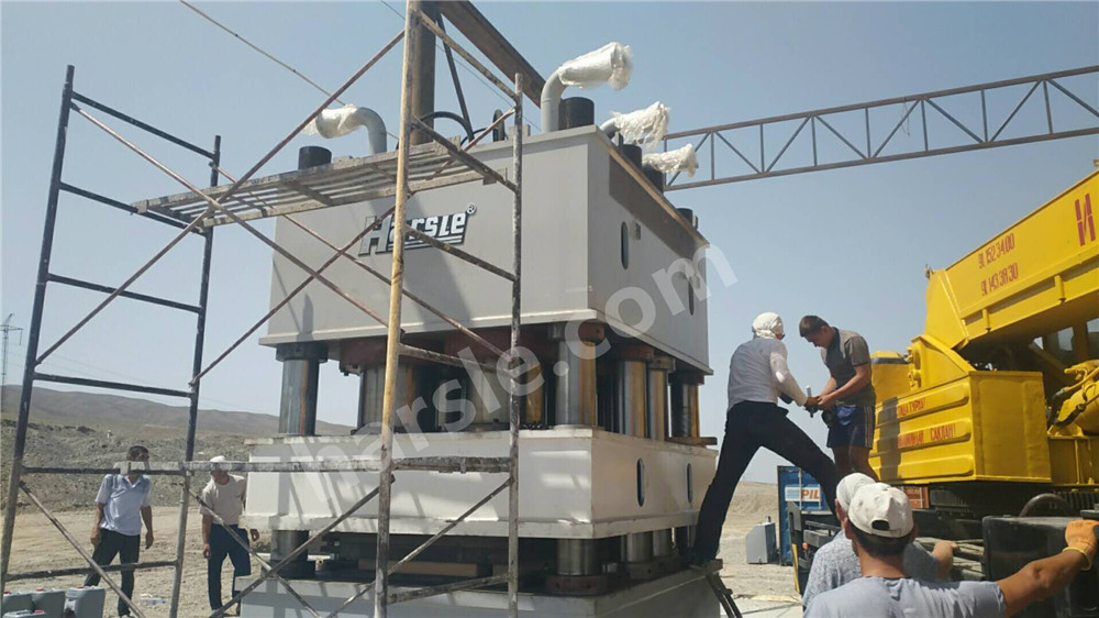 HARSLE Door embossing machine in Uzbekistan (6) HARSLE门压花机在乌兹别克斯坦(6)