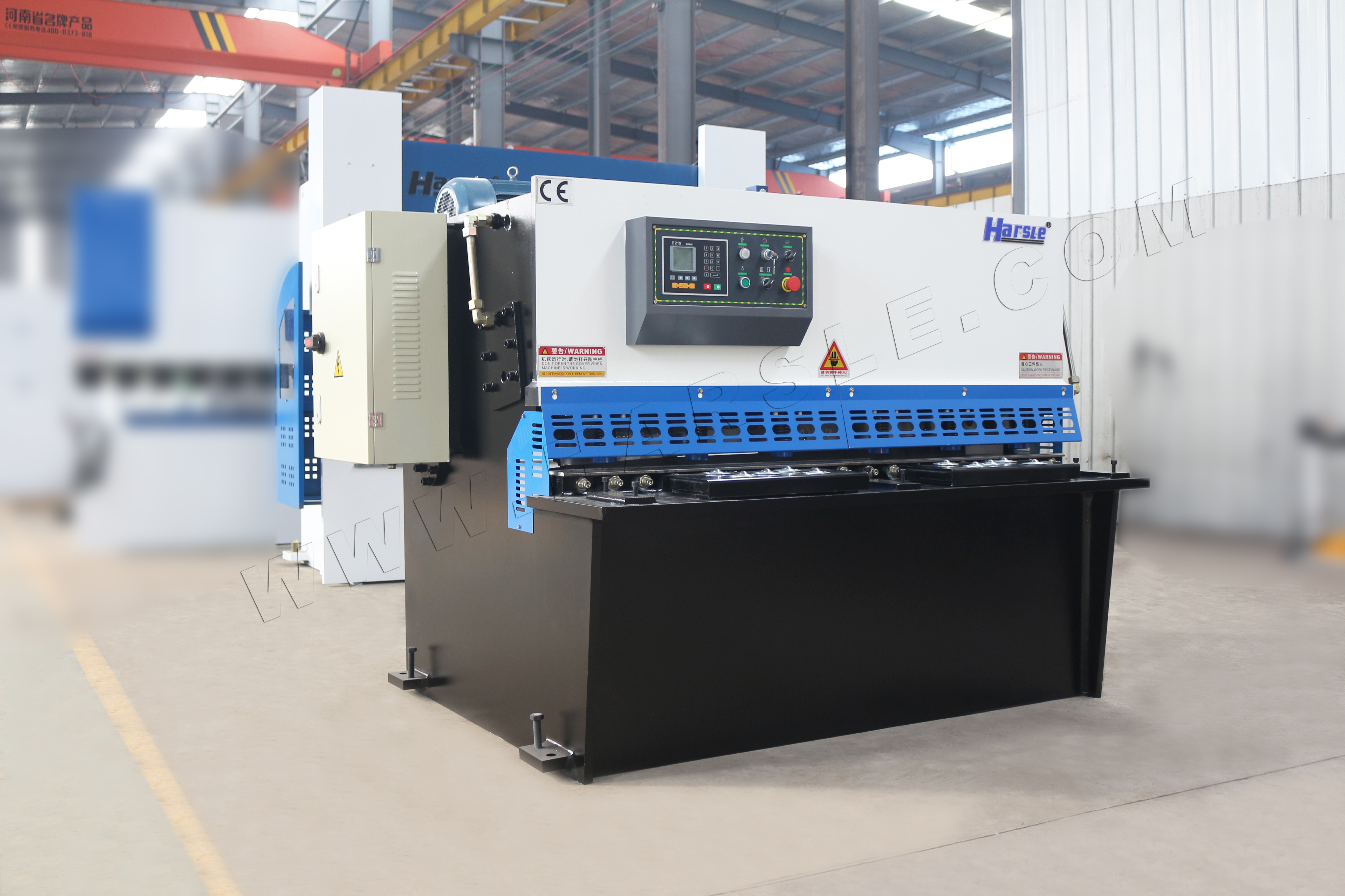 QC12K-4X1600 (3)
